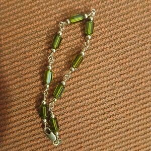 Elegant Green Beaded Bracelet